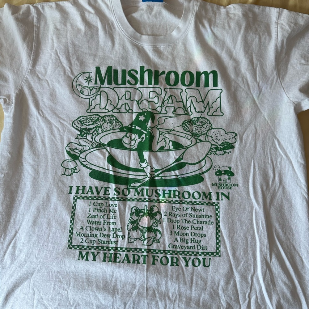 ONLINE CERAMICS mushroom dream graphic tee RARE